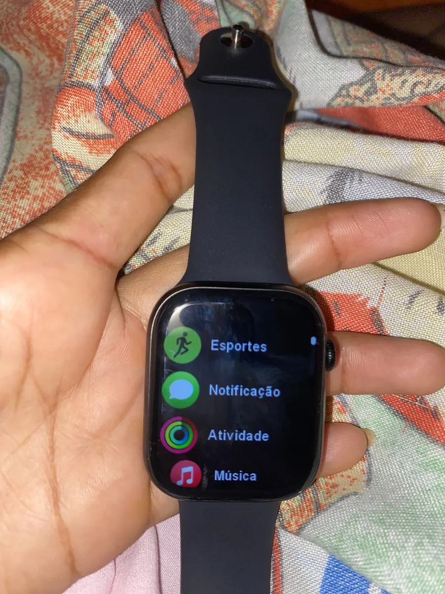 Foto do smartwatch preto